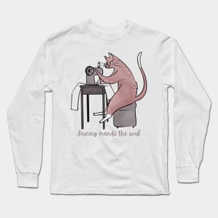 LADY CAT SEWING MENDS THE SOUL Long Sleeve T-Shirt